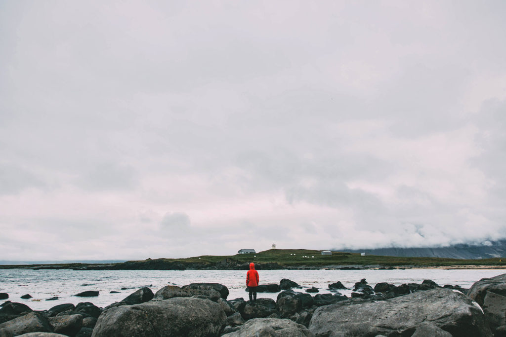 Photography-Iceland-red-jacket