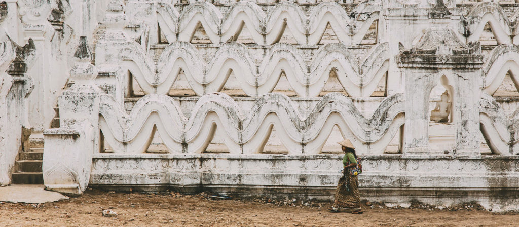 Hsinbyume Pagoda walking