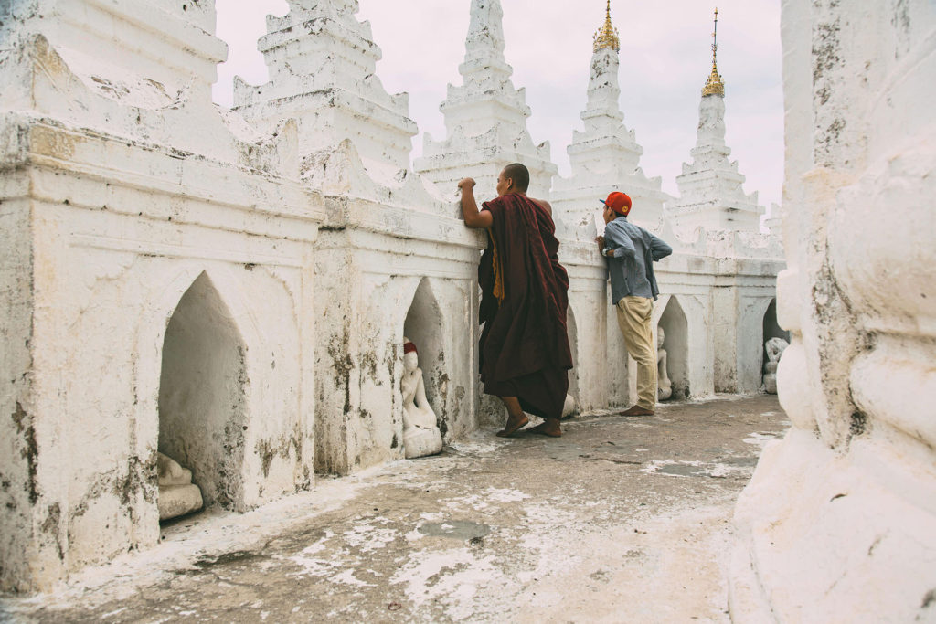 Photography-Myanmar-Mingun-Hsinbyume-Pagoda-Monk-kid