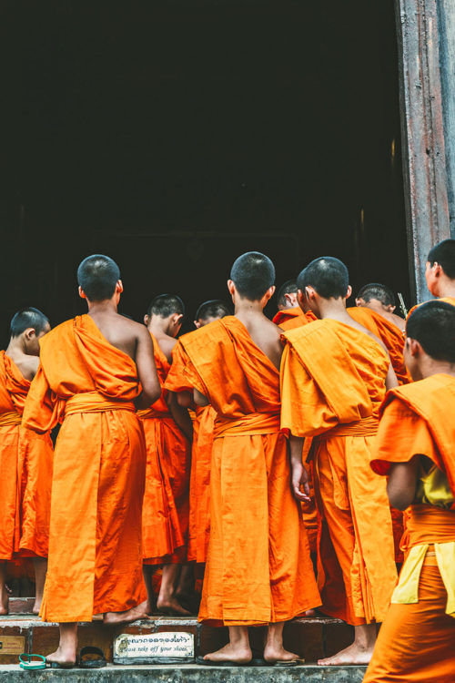 Photography-Wat-Phan-Tao-Monks-Standing