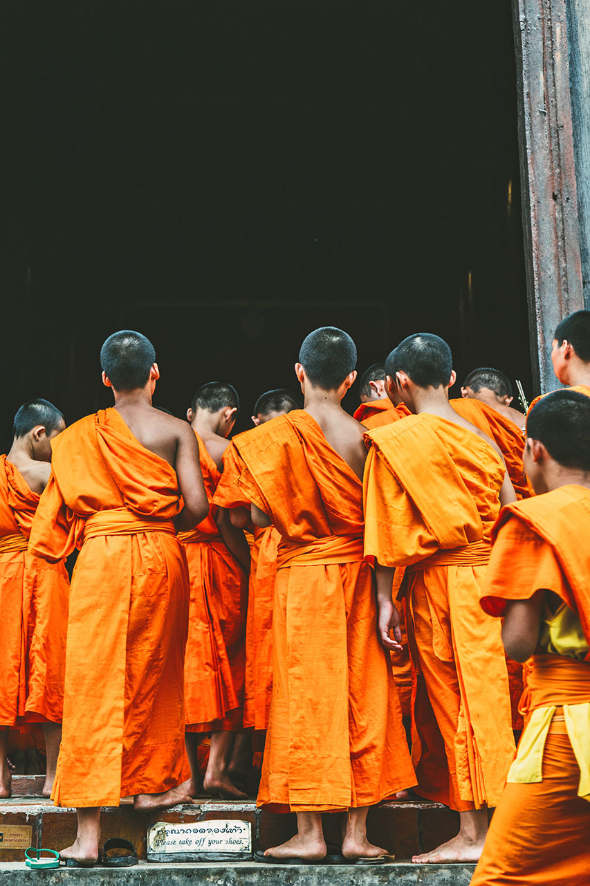 Photography-Wat-Phan-Tao-Monks-Standing
